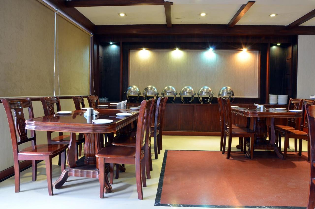 Hotel Bhoomivilas Agra  Zewnętrze zdjęcie