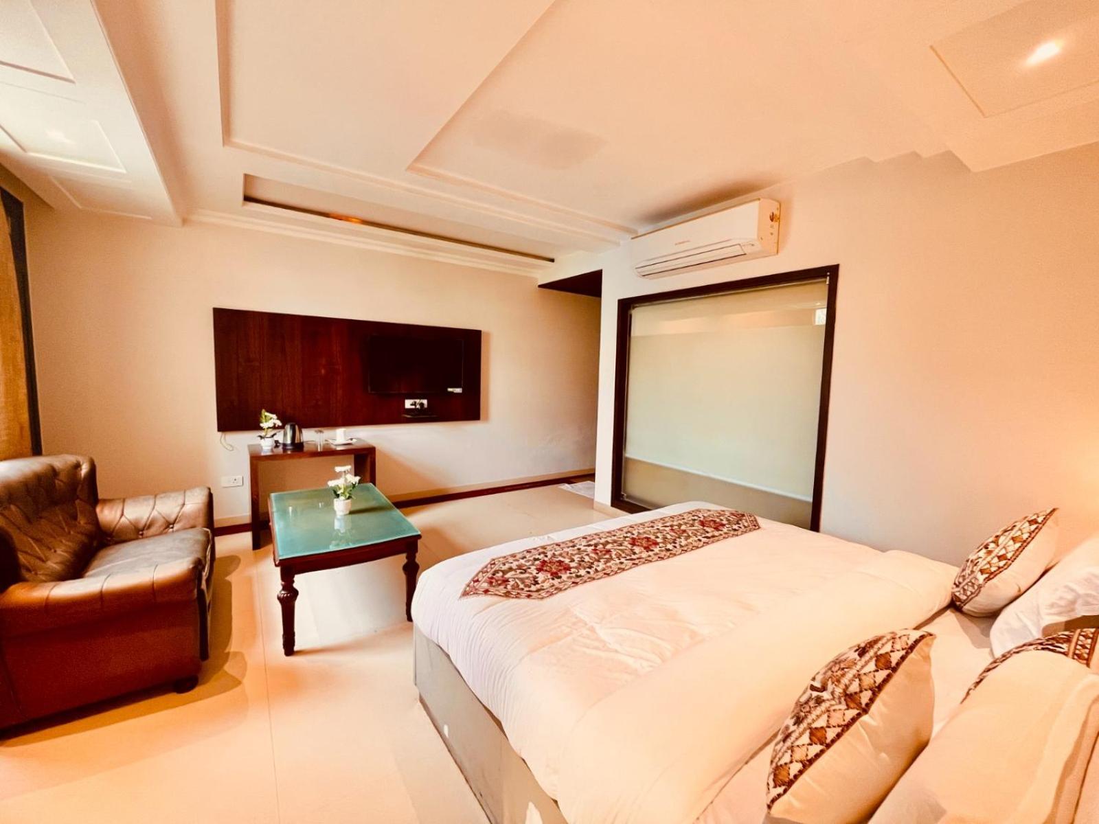 Hotel Bhoomivilas Agra  Zewnętrze zdjęcie